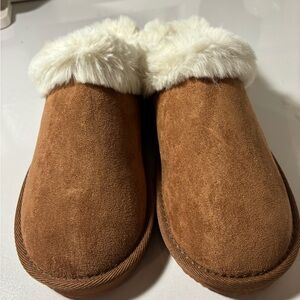 Brand new aerie slippers